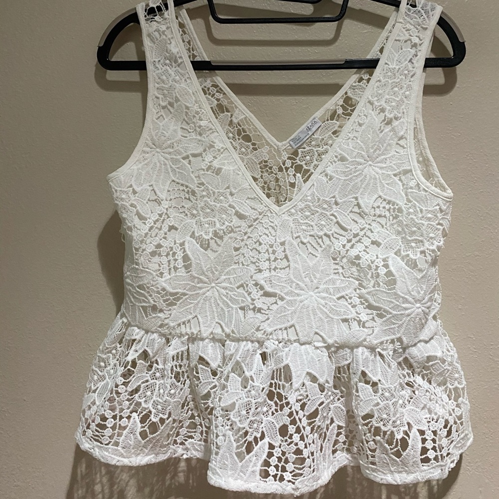 Zara Collection White Lace V-neck Crop Top
